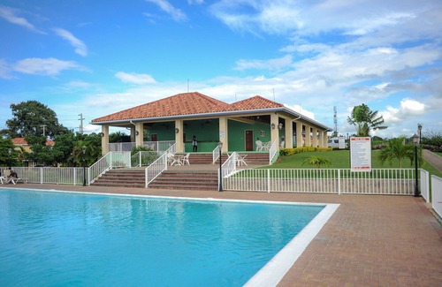 Mango Walk Apartment | Mango Walk Country Club @ Mango Walk