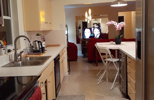 Lake Worth Corridor House | Mangoe room with shared bathroom in shared home