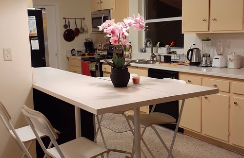 Lake Worth Corridor House | Mangoe room with shared bathroom in shared home