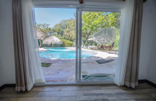 El Hawaii Hotel | Mangoya Jungle