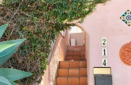 El Porto House | Manhattan Beach Duplex with Ocean Views | 1 block to beach