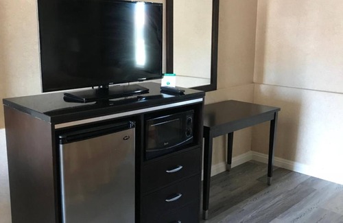 Tree Section Hotel | Manhattan Inn & Suites - LAX