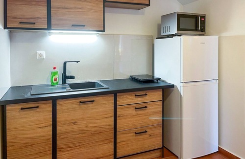 East Mani Apartment | Mani family friendly, mountain house with parking