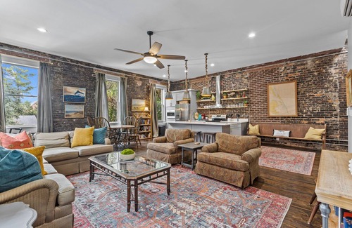 Washington House | Manifest Loft 2 in downtown historic Washington, NC