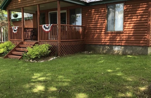Gould City Cabin | Manistique Lake Water Edge Retreat