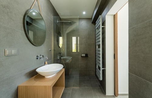 Lefktron Villa | Manitennisvillas