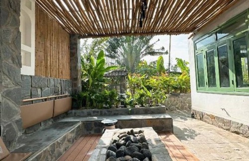 Hoi An City Centre Hotel | Manling Retreat Hoi An : Deluxe Double Room with Balcony