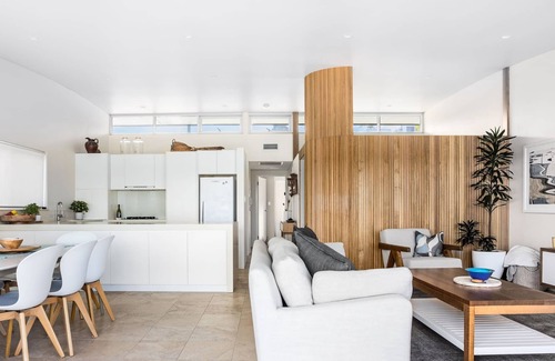 Queenscliff Apartment | Manly Beach View Executive Apartment