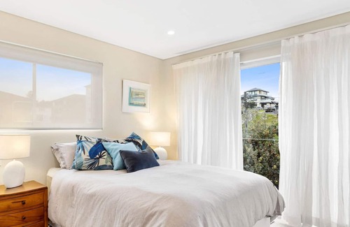 Queenscliff Apartment | Manly Beach View Executive Apartment