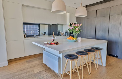 Queenscliff Apartment | Manly Seabreeze Escape - Newly renovated!
