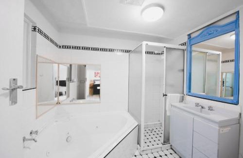 Manly Apartment | Manly Waves Studios & Apartments