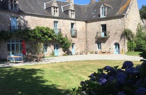 Saint-Nicolas-du-Pelem Bed & Breakfast | manoir de botcol