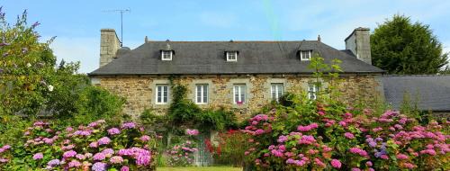Saint-Clet House | Manoir de Kerguezennec Holiday Home