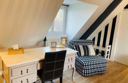 Saint-Pierre-du-Vauvray Bed & Breakfast | Manoir de la Houlette