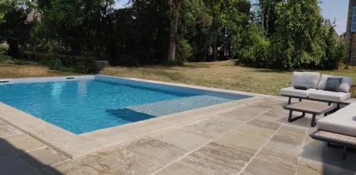 Rully House | Manoir de Puyval