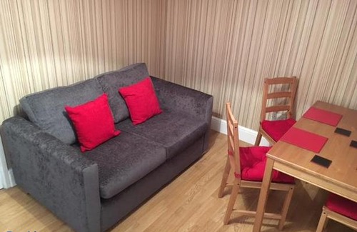 Walsall House | Manor Bungalow