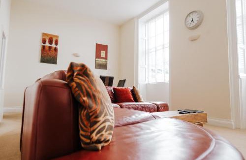 Chysauster Apartment | Manor Court