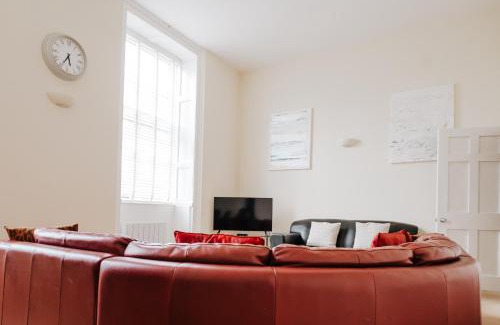 Chysauster Apartment | Manor Court