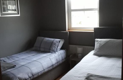 Manorhamilton House | Manor Holiday Home-Sleeps 8