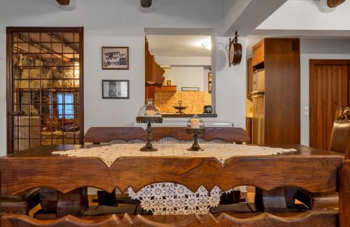 Kastoria Apartment | Manor House est. 1890