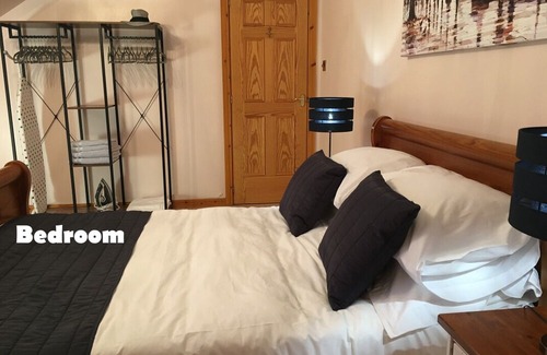 West Calder House | MANOR HOUSE-Excellent for special gatherings, All weather Hot Tub