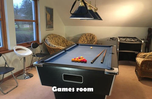 West Calder House | MANOR HOUSE-Excellent for special gatherings, All weather Hot Tub