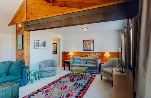 Summit Cove Hotel | Manor House Hideaway
