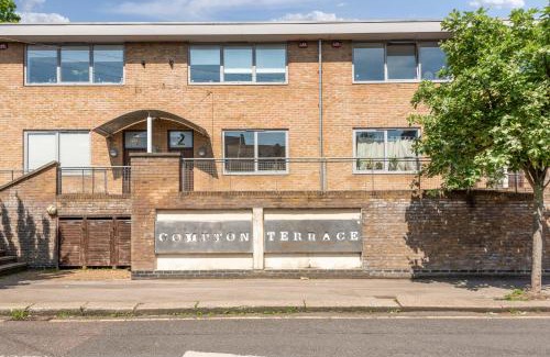 Harringay Apartment | Manor House Studios By Morethanstays