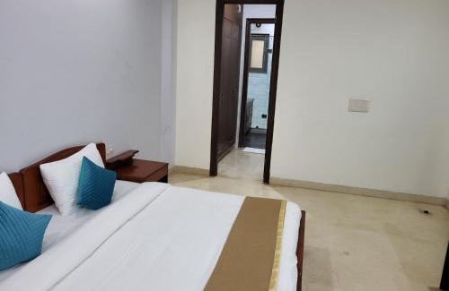 Noida House | Manor Inn Suites Super Deluxe Room