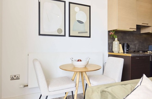 Harlesden Apartment | Manor Park One-Bed Escape