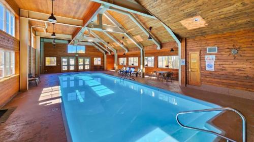 Summit Cove House | Manorhouse Hideaway