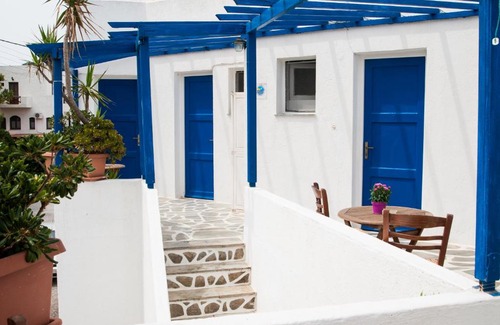 Galissas Hotel | Manousos' Rooms