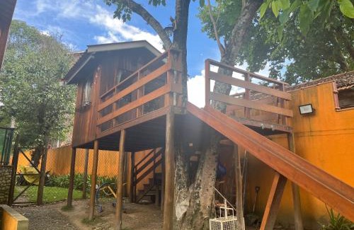 Monteiro Lobato House | Mansão em Santo Antônio do Pinhal com 4 suítes, Wi-FI, churasqueira, casinha na árvore, bilhar e tênis de mesa
