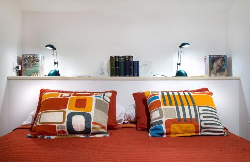 Dorsoduro Apartment | MANSARDINA - 1 min from Accademia - duplex stylish and cosy