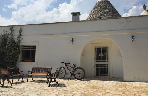 Ceglie Messapica House | Mansion among the olive trees and horses