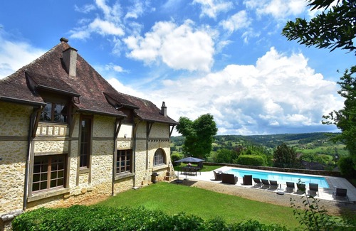 Pays-de-Belves Villa | Mansion in Belvès with Private Pool