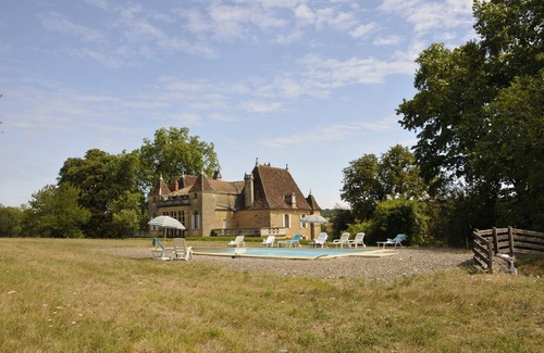 Paunat House | mansion - Paunat