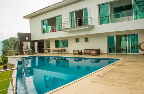 El Poblado House | Mansion Pool VIEW INFINITY Medellin Groups OK Private Pool