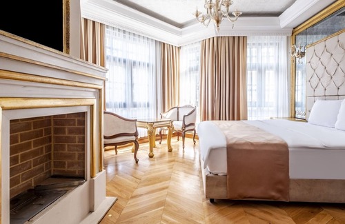 Beylerbeyi Villa | Mansion w Bosphorus View with Balcony and Garden