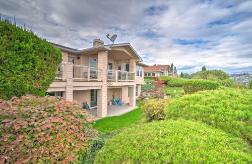 Wapato Point House | Manson Villa with Hot Tub about 1 Mi to Wineries!