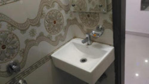Paharganj Apartment | Mantasha Plaza