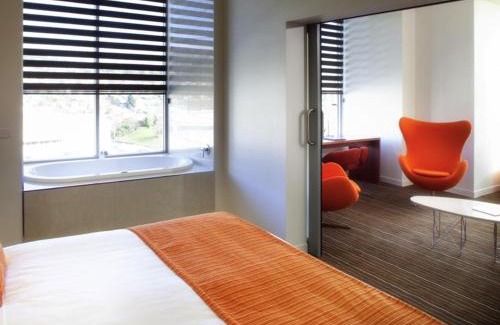 Launceston CBD Hotel | Mantra Charles Hotel