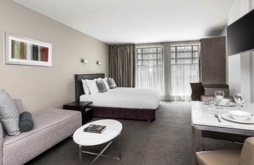 Sullivan's Cove Apartment | Mantra Collins Hotel