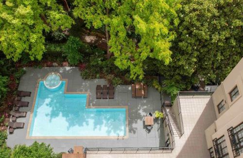 Melbourne Apartment | Mantra on Jolimont Melbourne