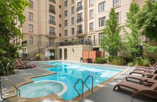 Melbourne Apartment | Mantra on Jolimont Melbourne