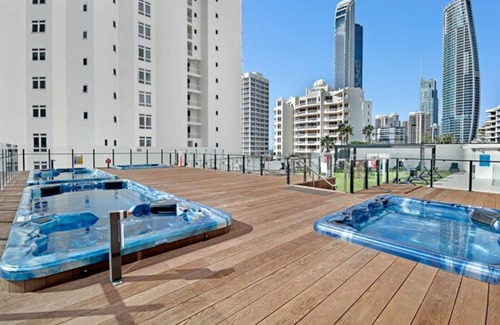 Surfers Paradise Apartment | Mantra on View : Surfer's Paradise by Ready Set Stay - Linen, Unlimited WiFi