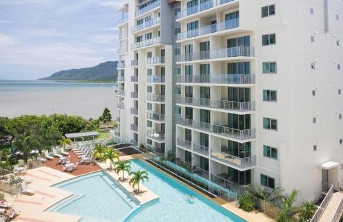Cairns Central Business District Hotel | Mantra Trilogy