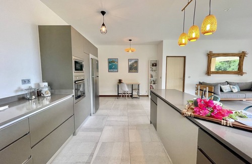 Punaauia Condo | Manuia luxury apartment - Tahiti, Punaauia -Wi-Fi/Netflix/pool & gym