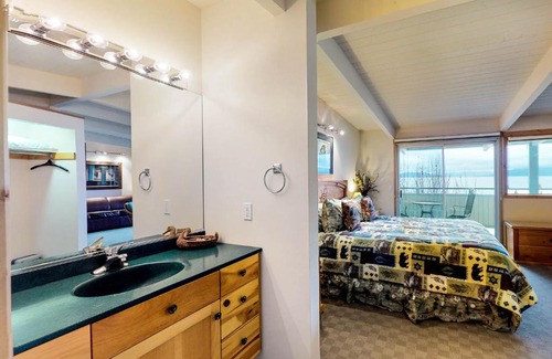 Polson Apartment | Many Springs Lakefront Condos