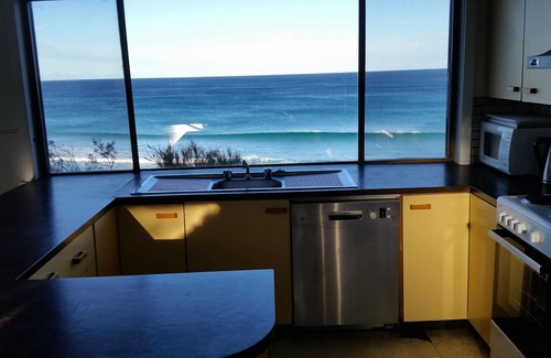 Manyana House | Manyana - Absolute Beachfront Cottage